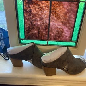 Slayte shoes slip on Grey nwt camouflage look